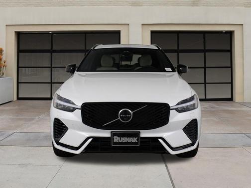 2026 Volvo XC60 Plug-In Hybrid T8 Plus