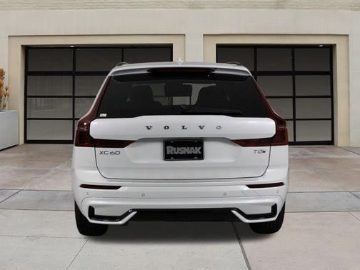 2026 Volvo XC60 Plug-In Hybrid T8 Plus
