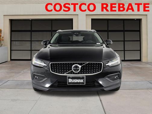 2025 Volvo V60 Cross Country B5 Plus