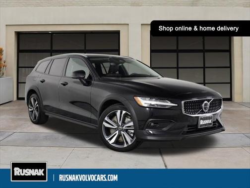 2025 Volvo V60 Cross Country B5 Plus