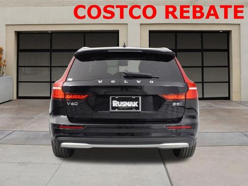 2025 Volvo V60 Cross Country B5 Plus
