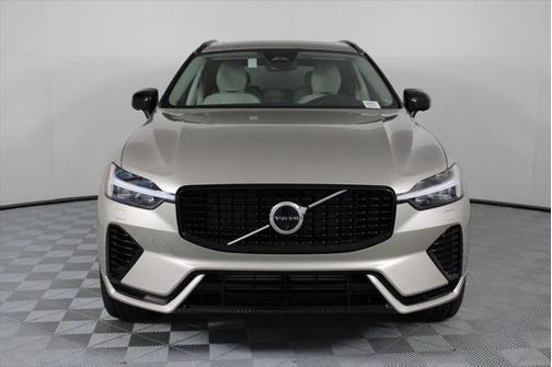 2025 Volvo XC60 Plug-In Hybrid T8 Ultra