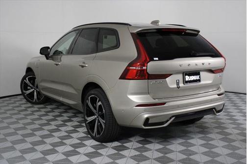 2025 Volvo XC60 Plug-In Hybrid T8 Ultra
