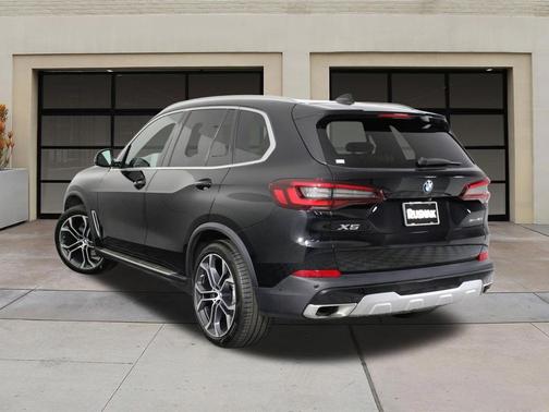 Jet Black 2023 BMW X5 sDrive40i