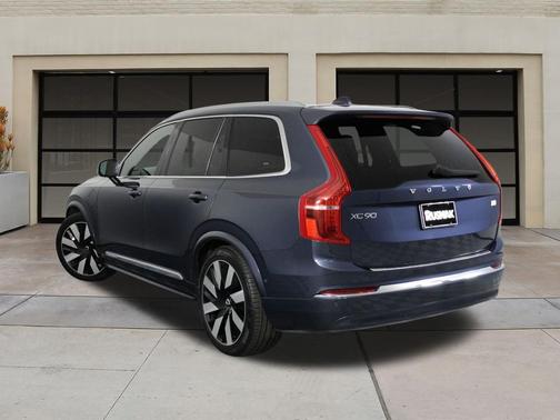 2024 Volvo XC90 Recharge Plug-In Hybrid T8 Ultimate Bright Theme 7-Seater