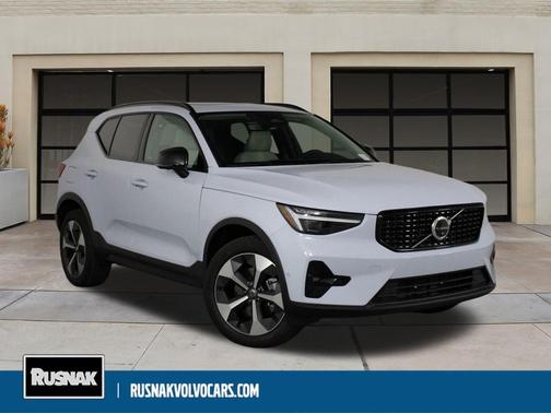 2026 Volvo XC40 B5 Plus