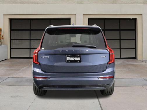 2026 Volvo XC90 B6 Ultra Dark Theme 7-Seater