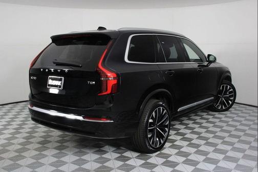 Onyx Black Metallic 2025 Volvo XC90 Plug-In Hybrid T8 Plus 6-Seater