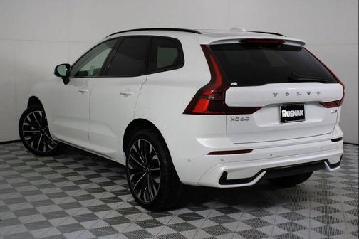 Crystal White Metallic 2026 Volvo XC60 B5 Ultra