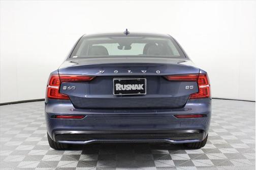 2025 Volvo S60 B5 Core