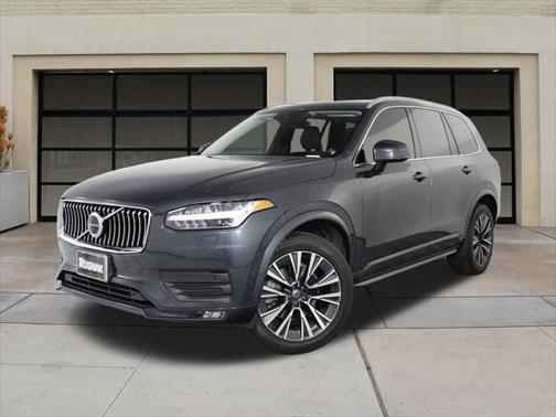 2022 Volvo XC90 T6 Momentum