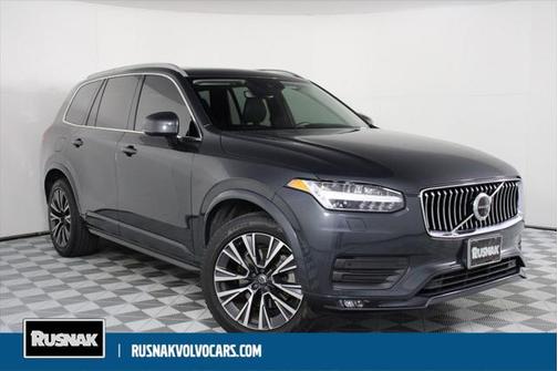2022 Volvo XC90 T6 Momentum