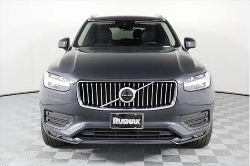 2022 Volvo XC90 T6 Momentum