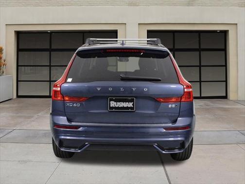 2025 Volvo XC60 B5 Core