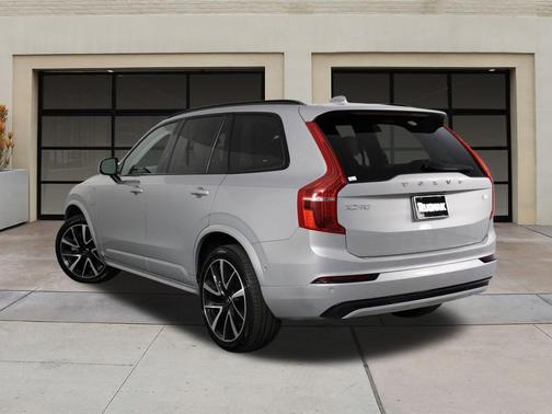2023 Volvo XC90 Recharge Plug-In Hybrid T8 Plus Dark Theme 7-Seater