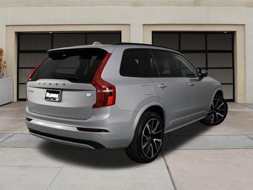 2023 Volvo XC90 Recharge Plug-In Hybrid T8 Plus Dark Theme 7-Seater
