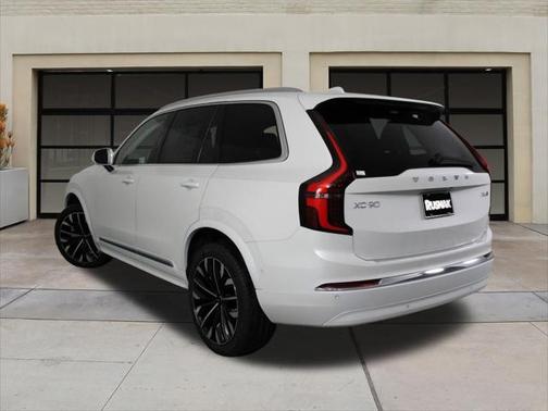 2025 Volvo XC90 B6 Plus 7-Seater