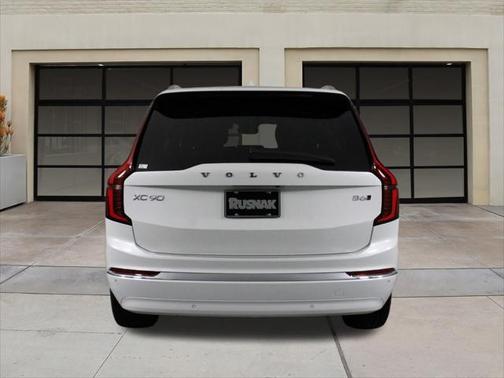 2025 Volvo XC90 B6 Plus 7-Seater