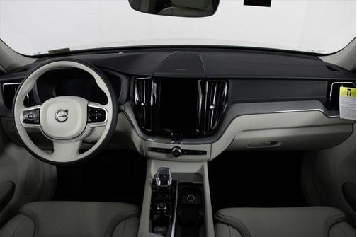 2025 Volvo XC60 Plug-In Hybrid T8 Ultra