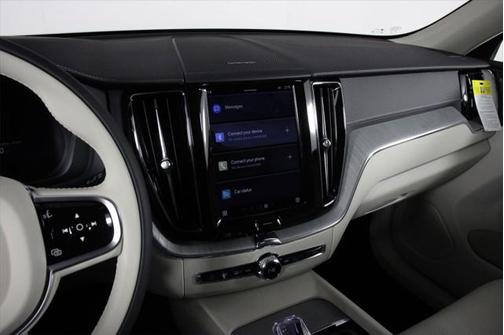 2025 Volvo XC60 Plug-In Hybrid T8 Ultra