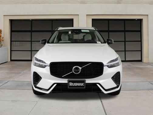 2025 Volvo XC60 Plug-In Hybrid T8 Ultra