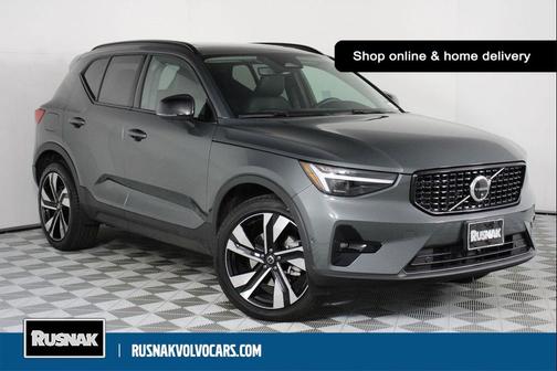 Forest Lake 2026 Volvo XC40 Ultra, B5 AWD Gas (mild hybrid), Dark