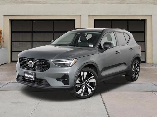 Forest Lake 2026 Volvo XC40 Ultra, B5 AWD Gas (mild hybrid), Dark