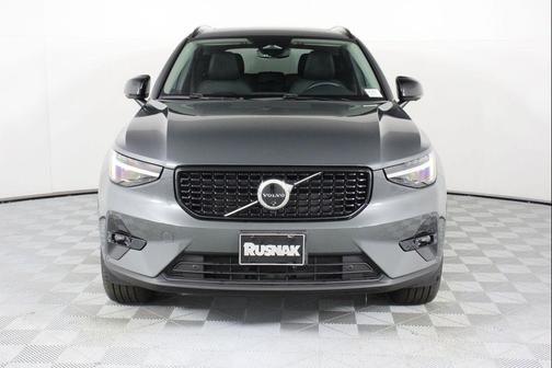 Forest Lake 2026 Volvo XC40 Ultra, B5 AWD Gas (mild hybrid), Dark
