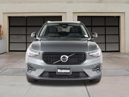 Forest Lake 2026 Volvo XC40 Ultra, B5 AWD Gas (mild hybrid), Dark