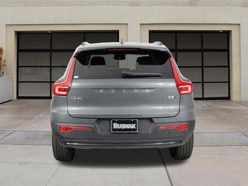 Forest Lake 2026 Volvo XC40 Ultra, B5 AWD Gas (mild hybrid), Dark
