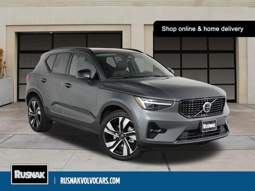Forest Lake 2026 Volvo XC40 Ultra, B5 AWD Gas (mild hybrid), Dark