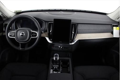 2025 Volvo XC90 Plug-In Hybrid T8 Plus 7-Seater