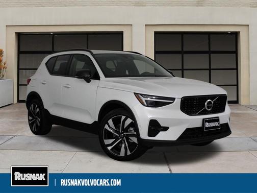 2026 Volvo XC40 B5 Ultra