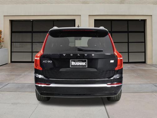 2023 Volvo XC90 Recharge Plug-In Hybrid T8 Plus 6-Seater