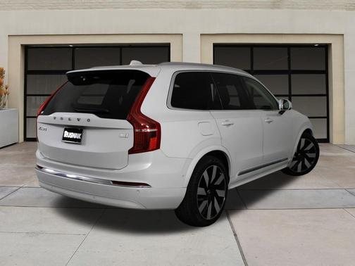 2023 Volvo XC90 Recharge Plug-In Hybrid T8 Ultimate 6-Seater
