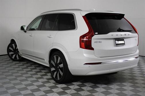 2023 Volvo XC90 Recharge Plug-In Hybrid T8 Ultimate 6-Seater