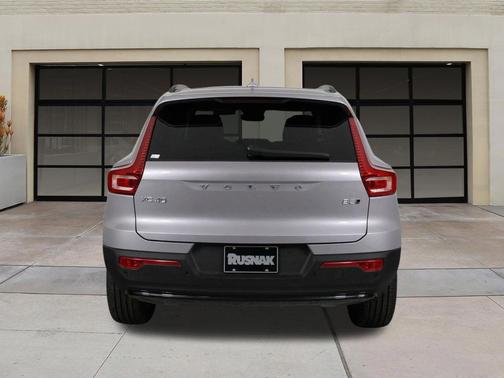Aurora Silver 2026 Volvo XC40 Core, B5 AWD Gas (mild hybrid), Dark