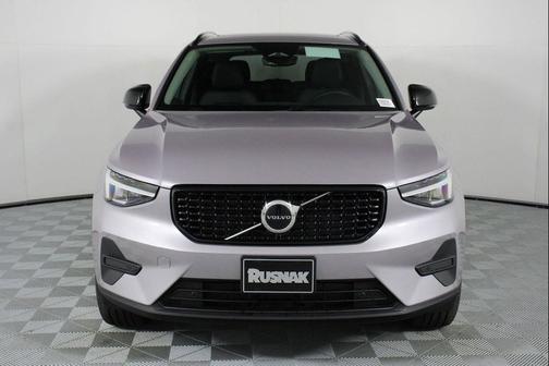 Aurora Silver 2026 Volvo XC40 Core, B5 AWD Gas (mild hybrid), Dark