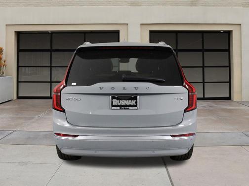 2026 Volvo XC90 Plug-In Hybrid T8 Plus 7-Seater