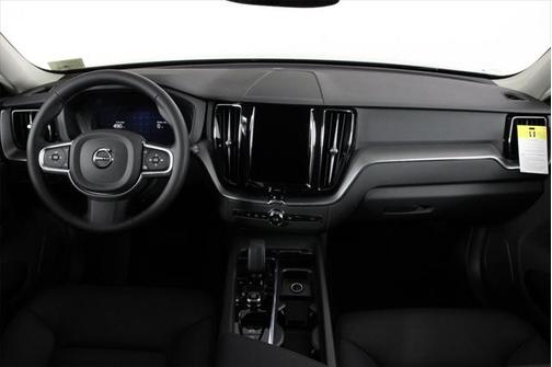 2025 Volvo XC60 Plug-In Hybrid T8 Core