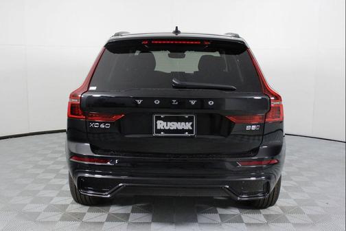 Onyx Black Metallic 2026 Volvo XC60 B5 Core