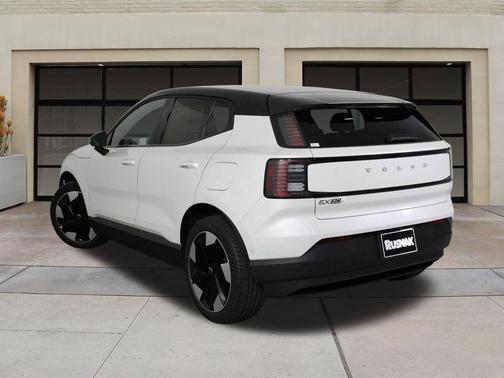 Crystal White Metallic 2026 Volvo EX30 Ultra