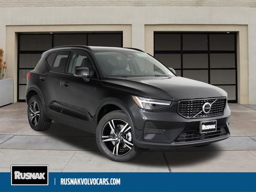 2026 Volvo XC40 B4 Core