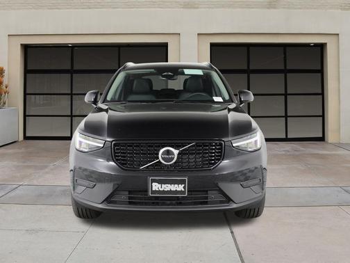 2026 Volvo XC40 B4 Core