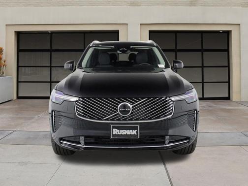 2026 Volvo XC90 B5 Core