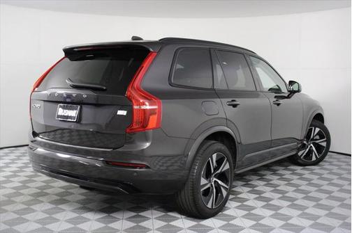 2023 Volvo XC90 Recharge Plug-In Hybrid T8 Plus Dark Theme 7-Seater