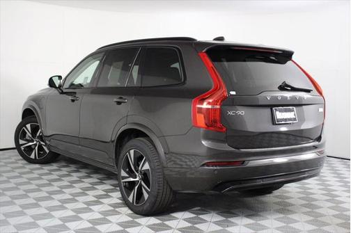 2023 Volvo XC90 Recharge Plug-In Hybrid T8 Plus Dark Theme 7-Seater