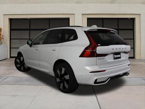 2025 Volvo XC60 Plug-In Hybrid T8 Plus