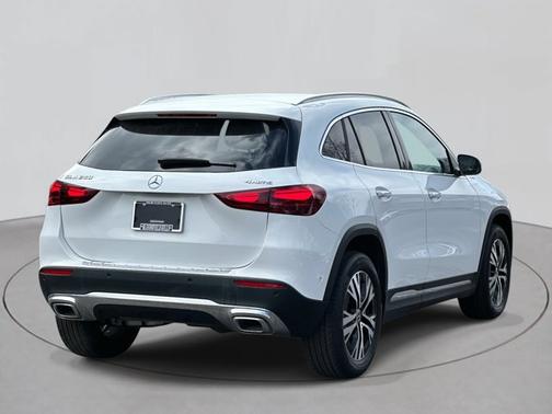 Polar White 2025 Mercedes-Benz GLA 250 GLA 250