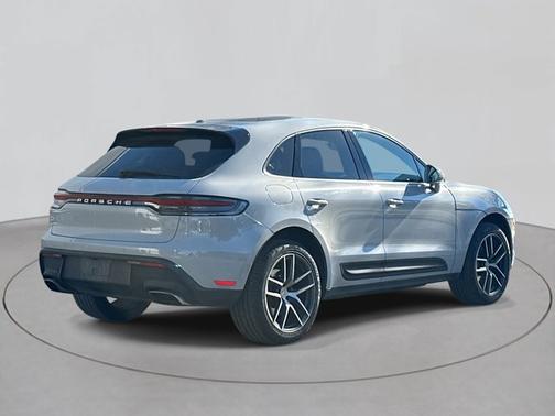 2022 Porsche Macan Base